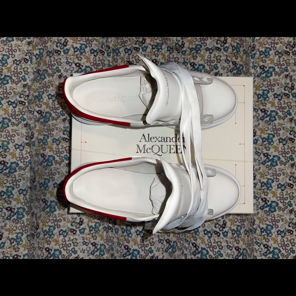 Alexander McQueen’s 🥰